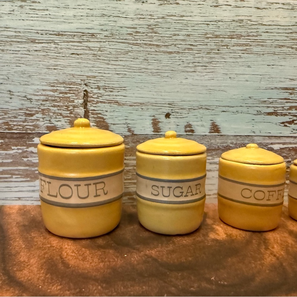 THT 1994 Tender Heart Treasure Miniature Yellow Canisters Pottery Yellow - Picture 2 of 10